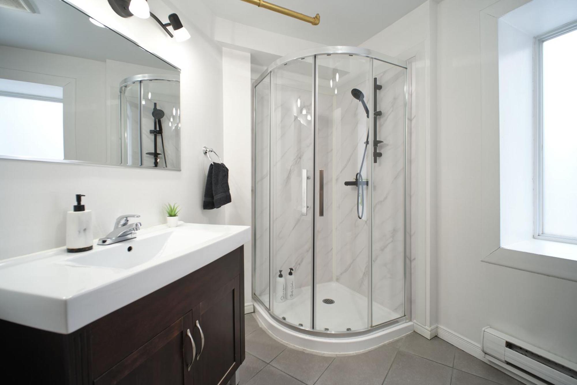 Lion'S Den // Spacious 1500 Sqft Квебек Екстер'єр фото